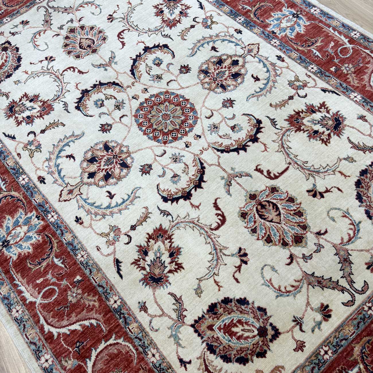 El Dokuma Floral Uşak Yün Halı (165x245 cm) - Görsel 8