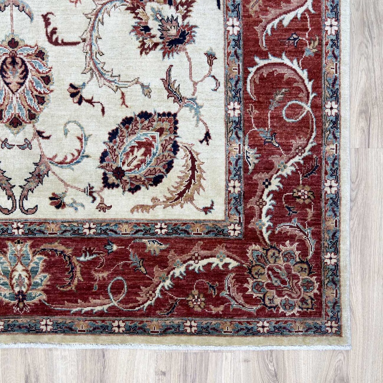 El Dokuma Floral Uşak Yün Halı (165x245 cm) - Görsel 4