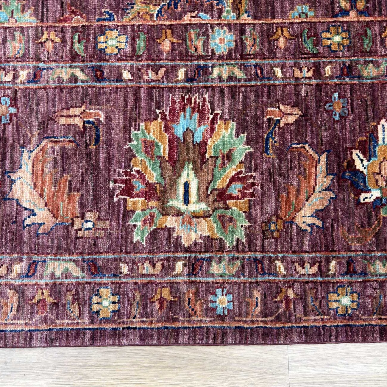 El Dokuma Mor Tasarım Sultani Yün Halı (255x310 cm) - Görsel 9